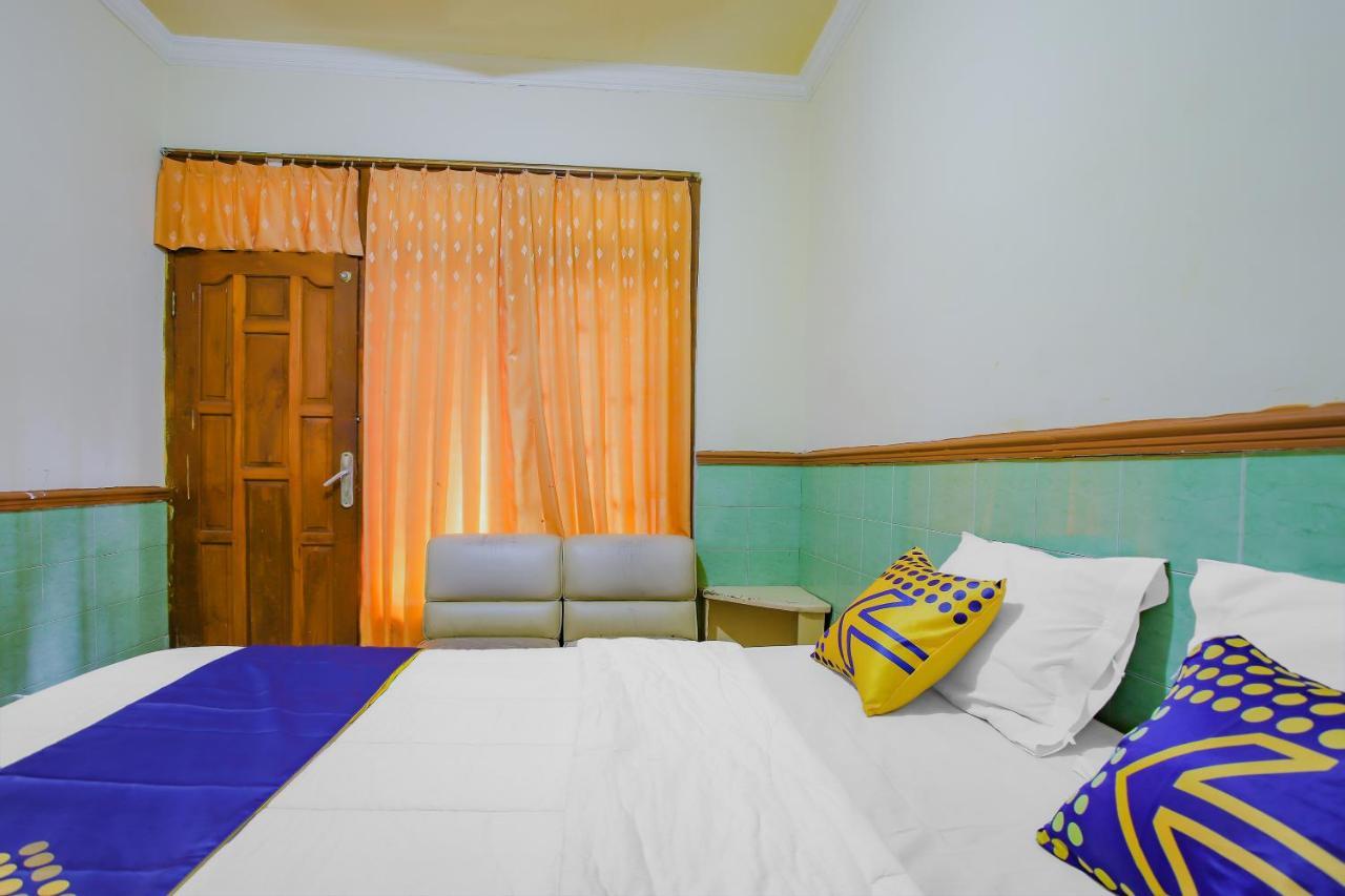 Spot On 90092 Dewi Safitri Hotel Semarang Exterior foto